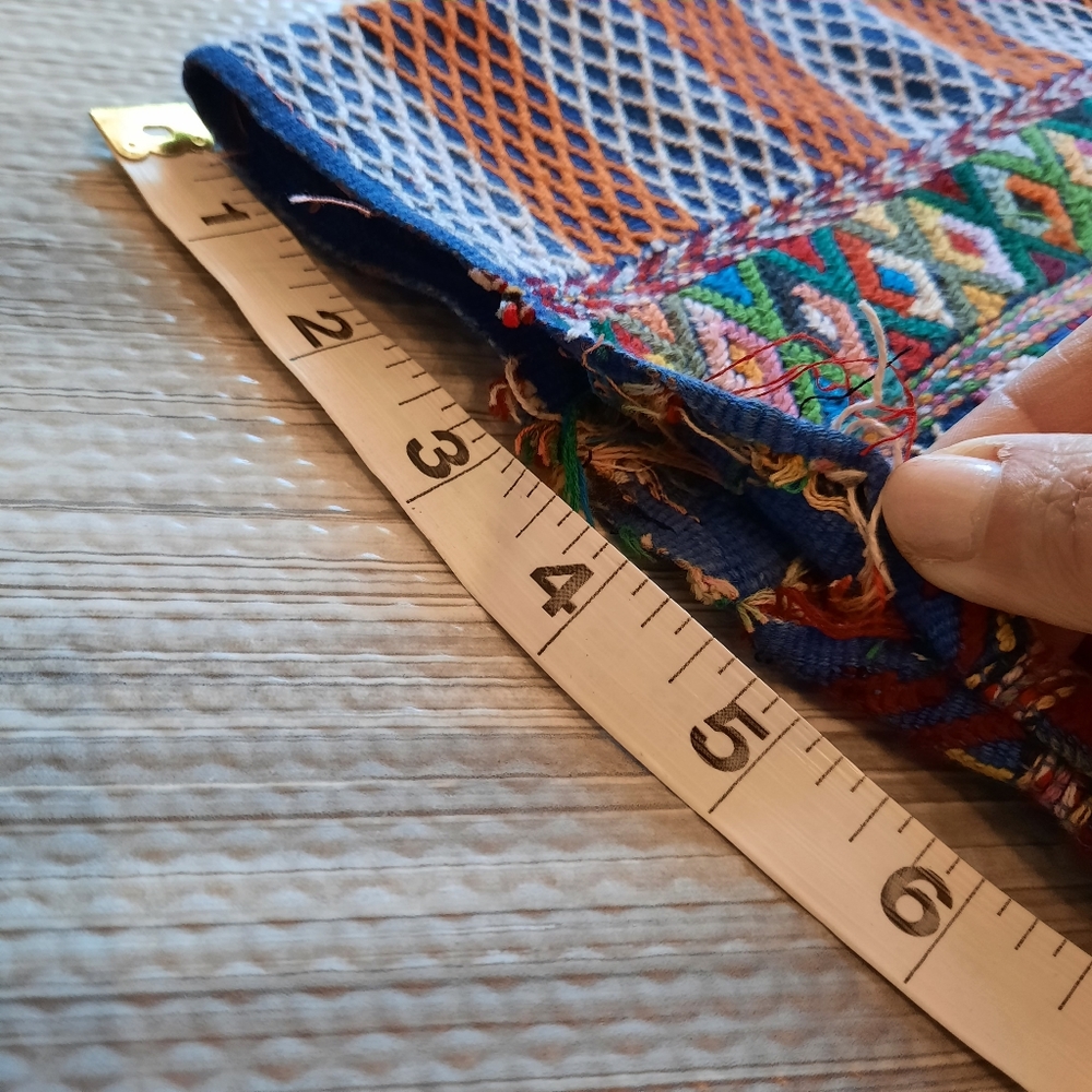 Guatemalan High Quality Loom Woven Traditional Huipil - Picture 10 of 12